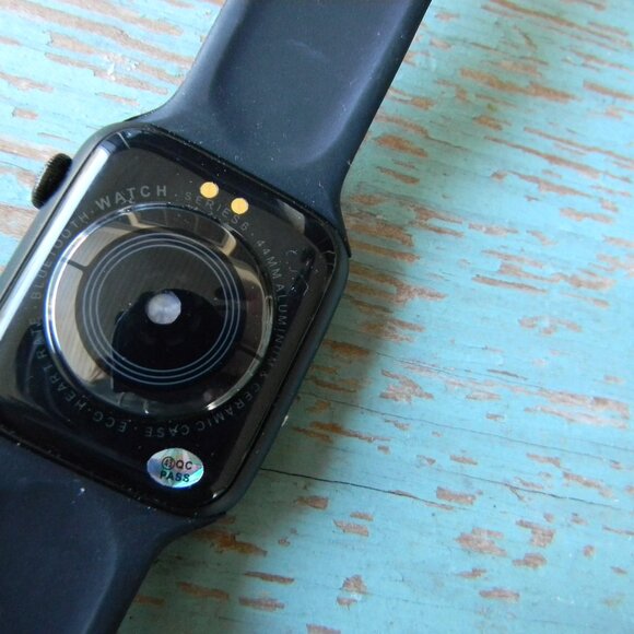 Apple iWatch LOT OF 4 series 3 & 6 FOR PARTS ONLY - Picture 3 of 5